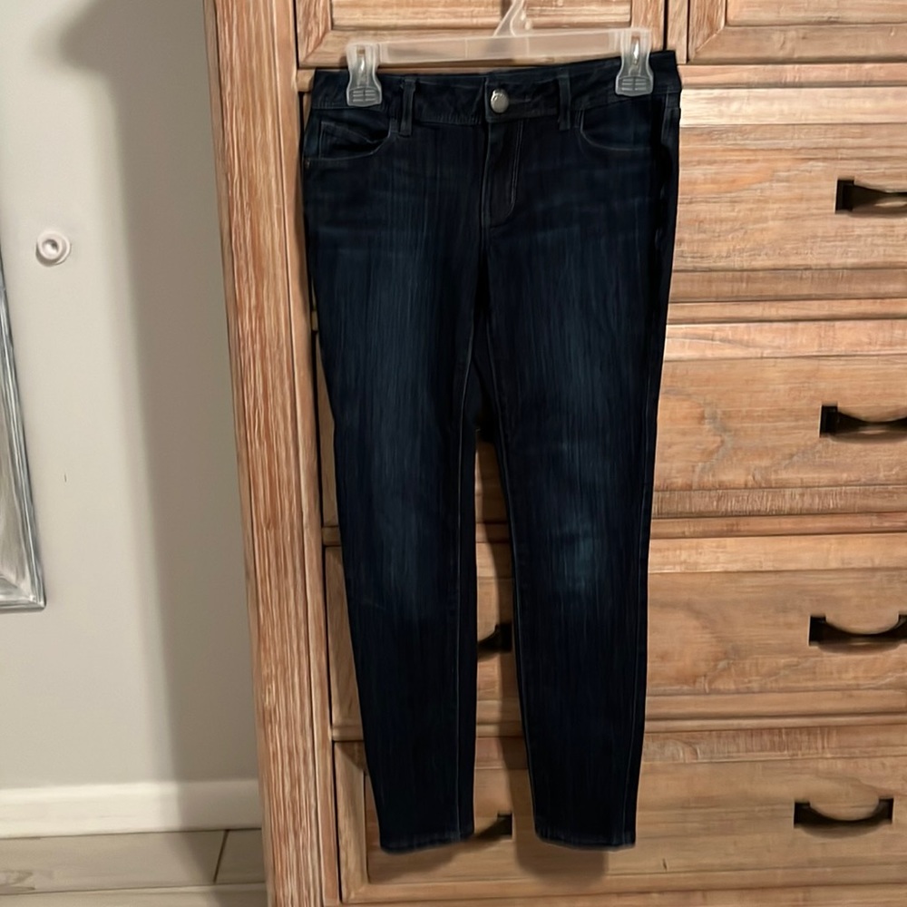 Simply Vera Wang Jeans - Great condition - size 2P Skinny / Mid Rise